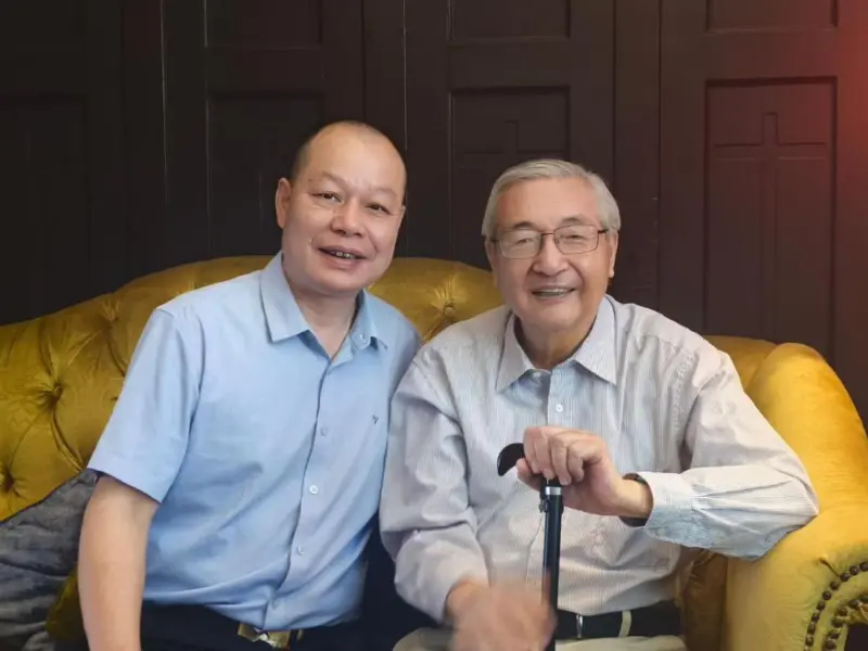 Spotkanie z akademikiem CAS Xu Zhihongiem w celu poznania technologii biomanufacturingu Anoectochilus i uzyskania jego ekskluzywnego napisu dla Xinquan Shibawan Ice Snow Anoectochilus